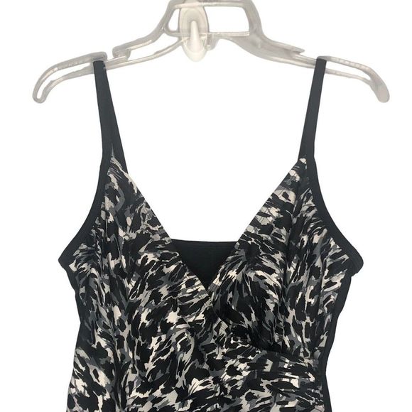 Beach Native Black & White Print One Piece Swimsuit Shaping Tummy Control - Picture 3 of 6